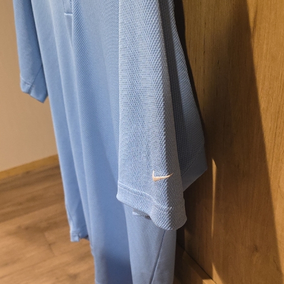 (J34) Men's Blue Nike Golf Polo Shirt - Picture 3 of 6